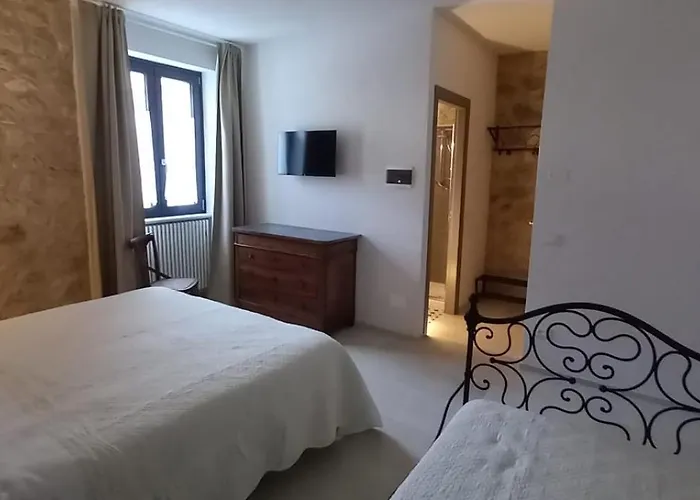 Casa Anaceta Bed & Breakfast Villalago